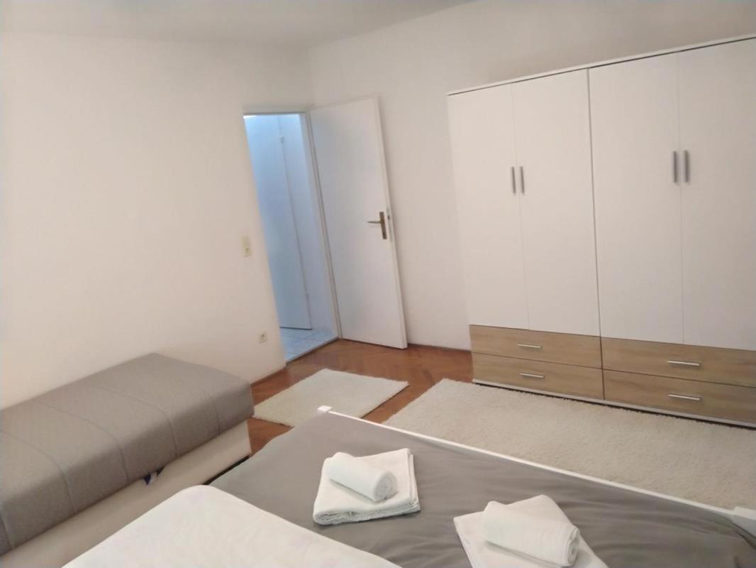 Apartman 1 Zagreb - Maksimir, KBC Rebro, free parking Bagian luar foto